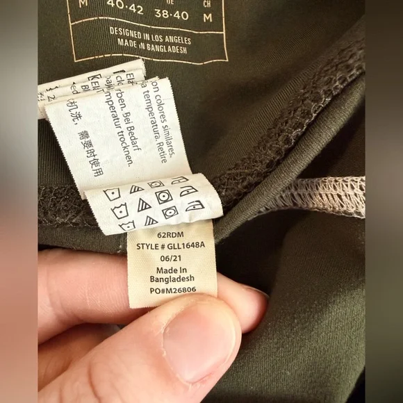 CYCLE HOUSE Womens Medium Olive Green Leggings 7/8 length Zip Pocket - Picture 10 of 11